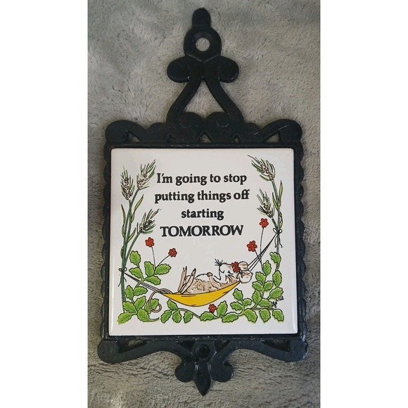 The Unbranded Brand Other - Vintage Cast Iron Ceramic Trivet Mouse Hamic Wheat Floral Background Kitchen